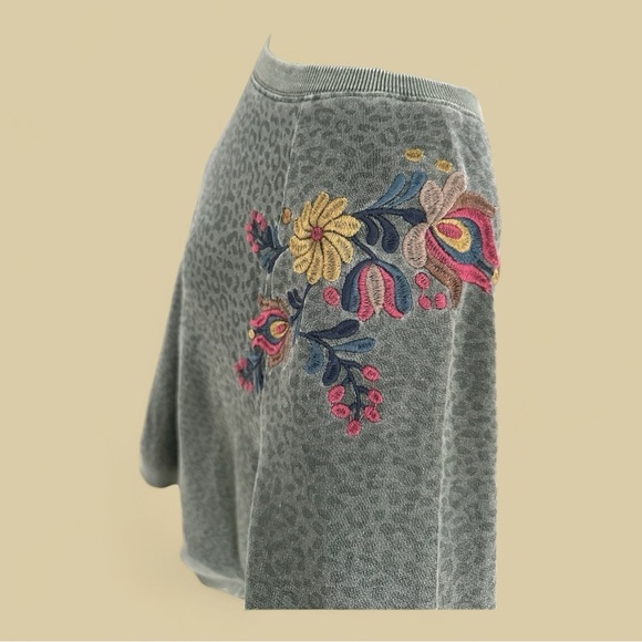 Standard Grace - Mossy Green Leopard Top M - Picture 11 of 11